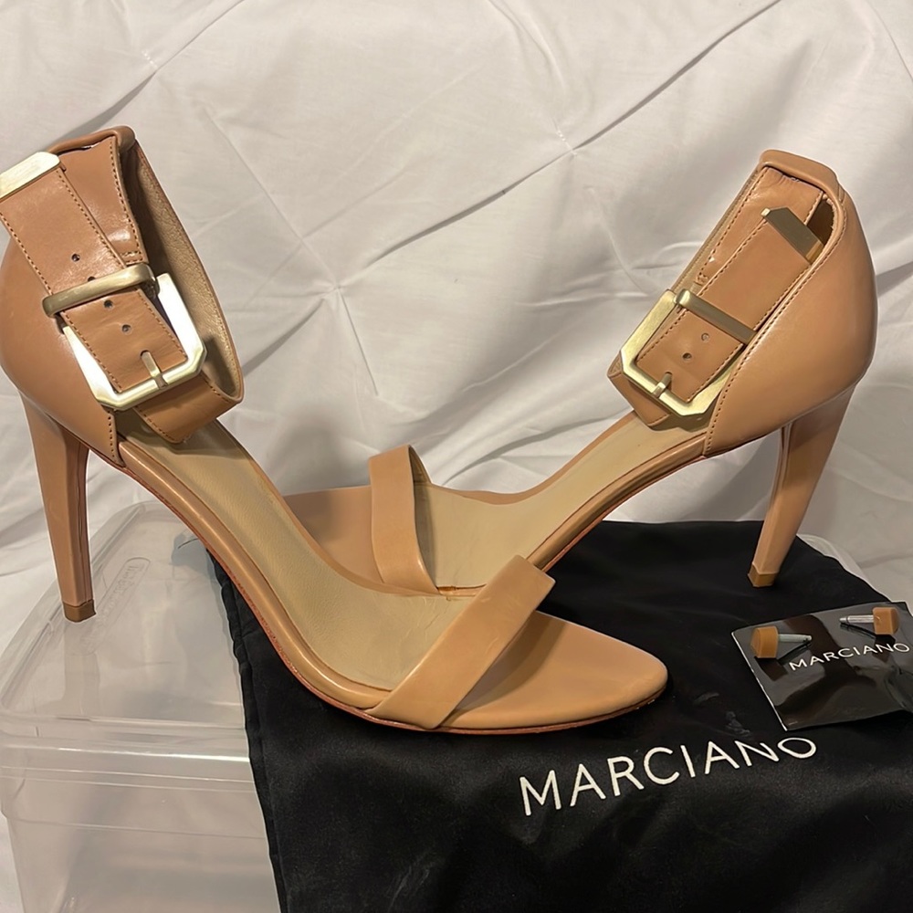 Marciano. Light Beige Heels. Matte Gold Accents. Size 9 1/2